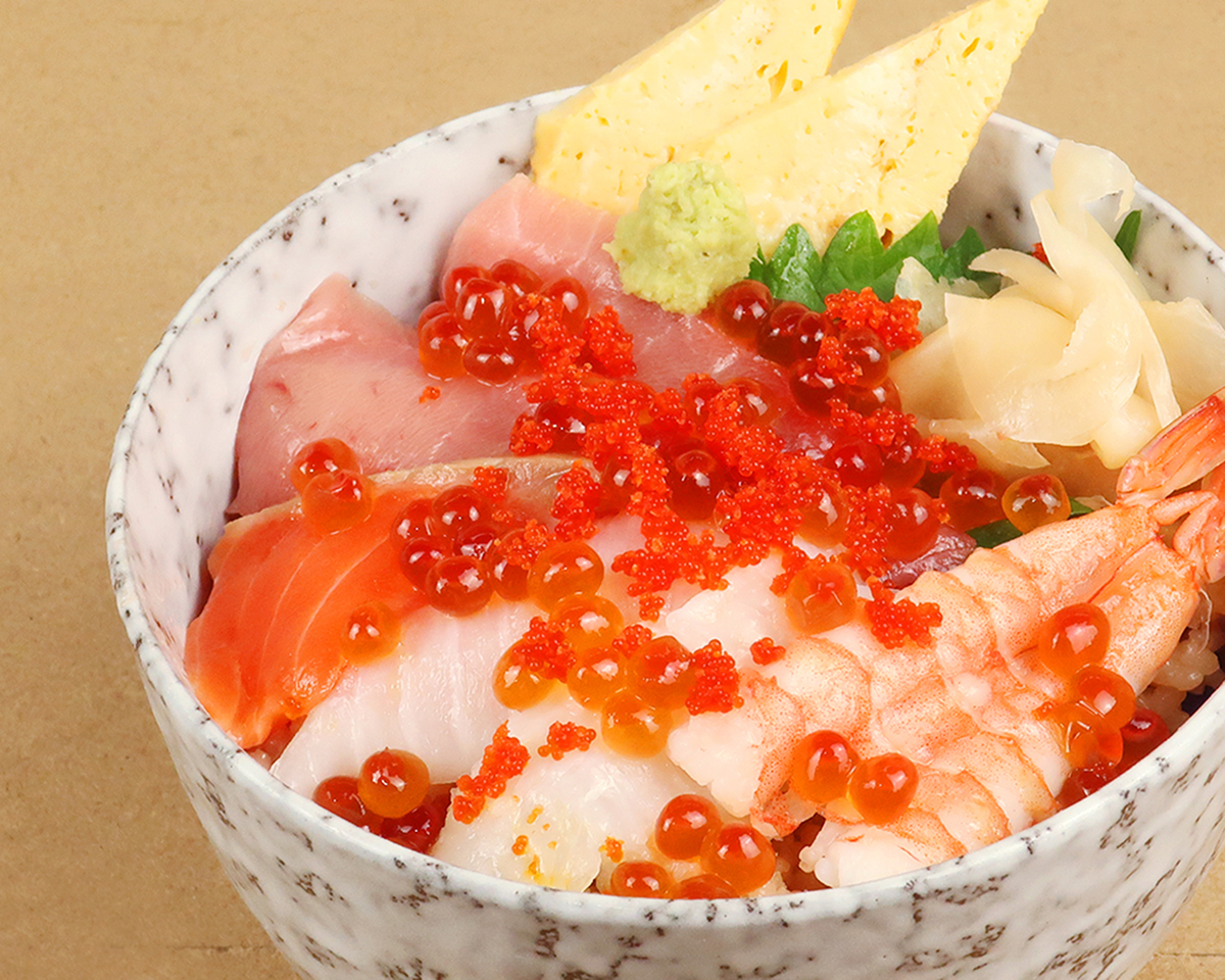 職人のシャリで食べるまぐろ丼 まぐろ近衛 いくらこぼし宝石丼