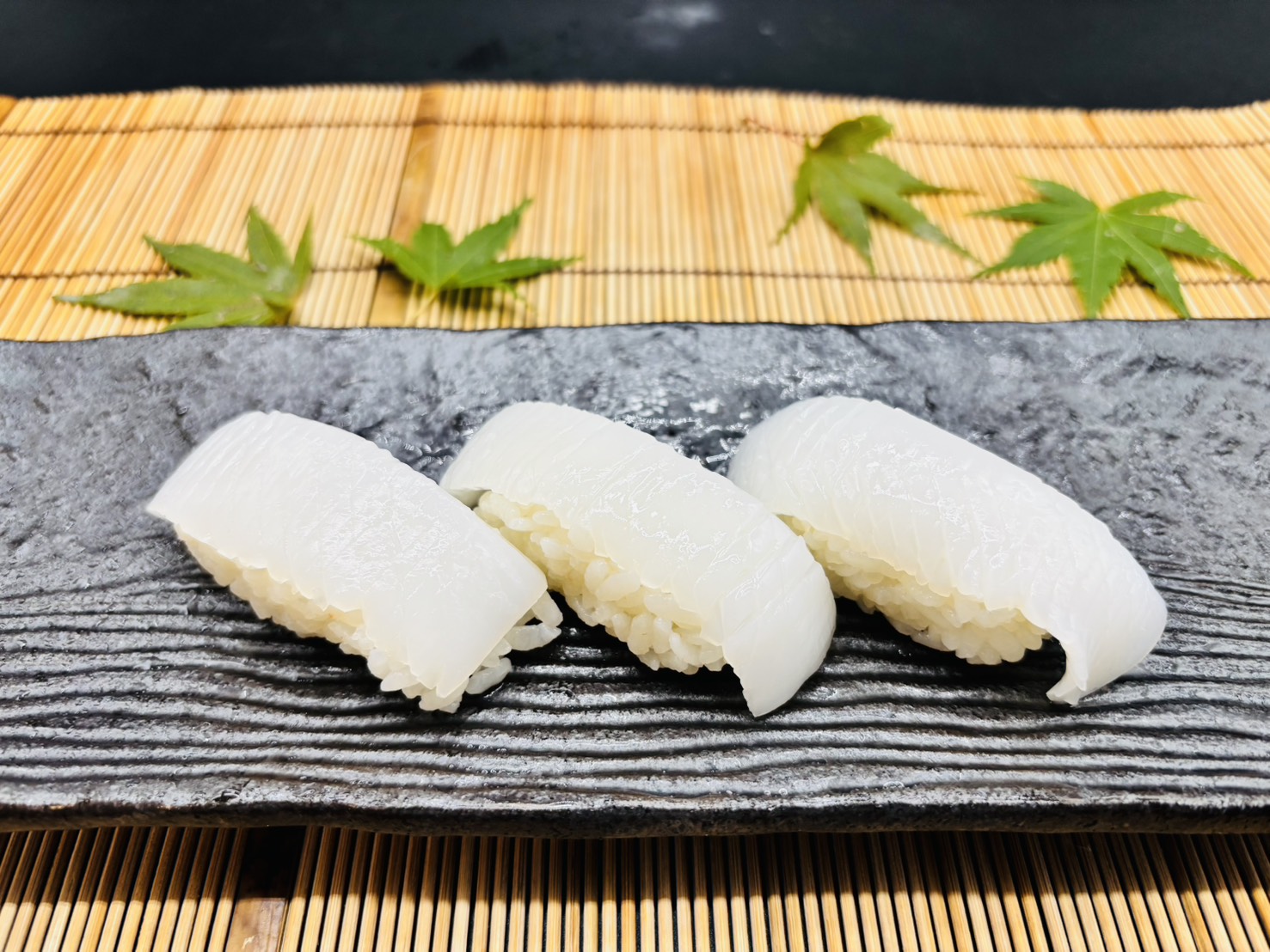 がんこ いかにぎり3貫 3 pieces of squid sushi