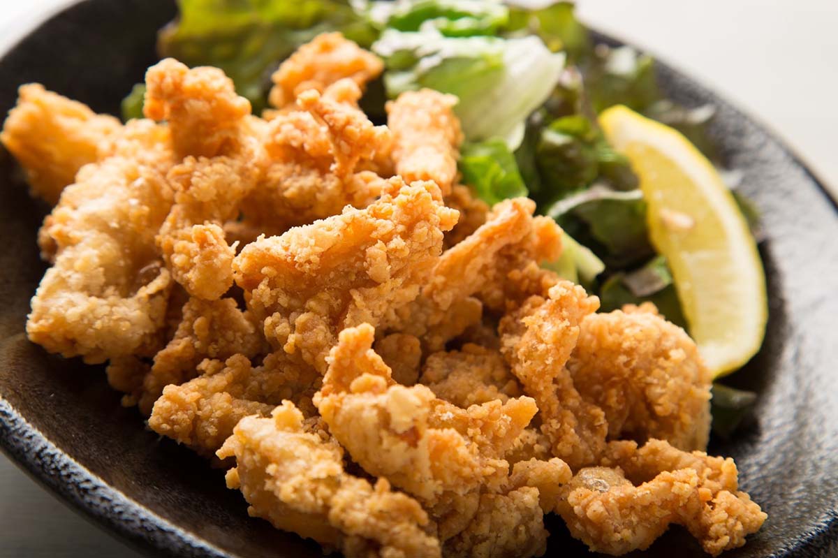 ココイロカフェ パリパリ鶏皮揚げ