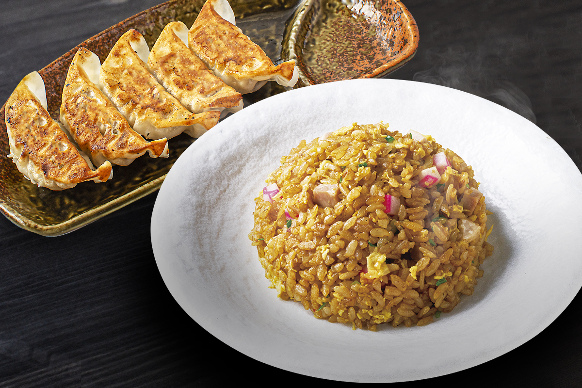 麺場 田所商店人気No.4 味噌チャーハン＆焼き餃子のセット(特製味噌ダレ付き)