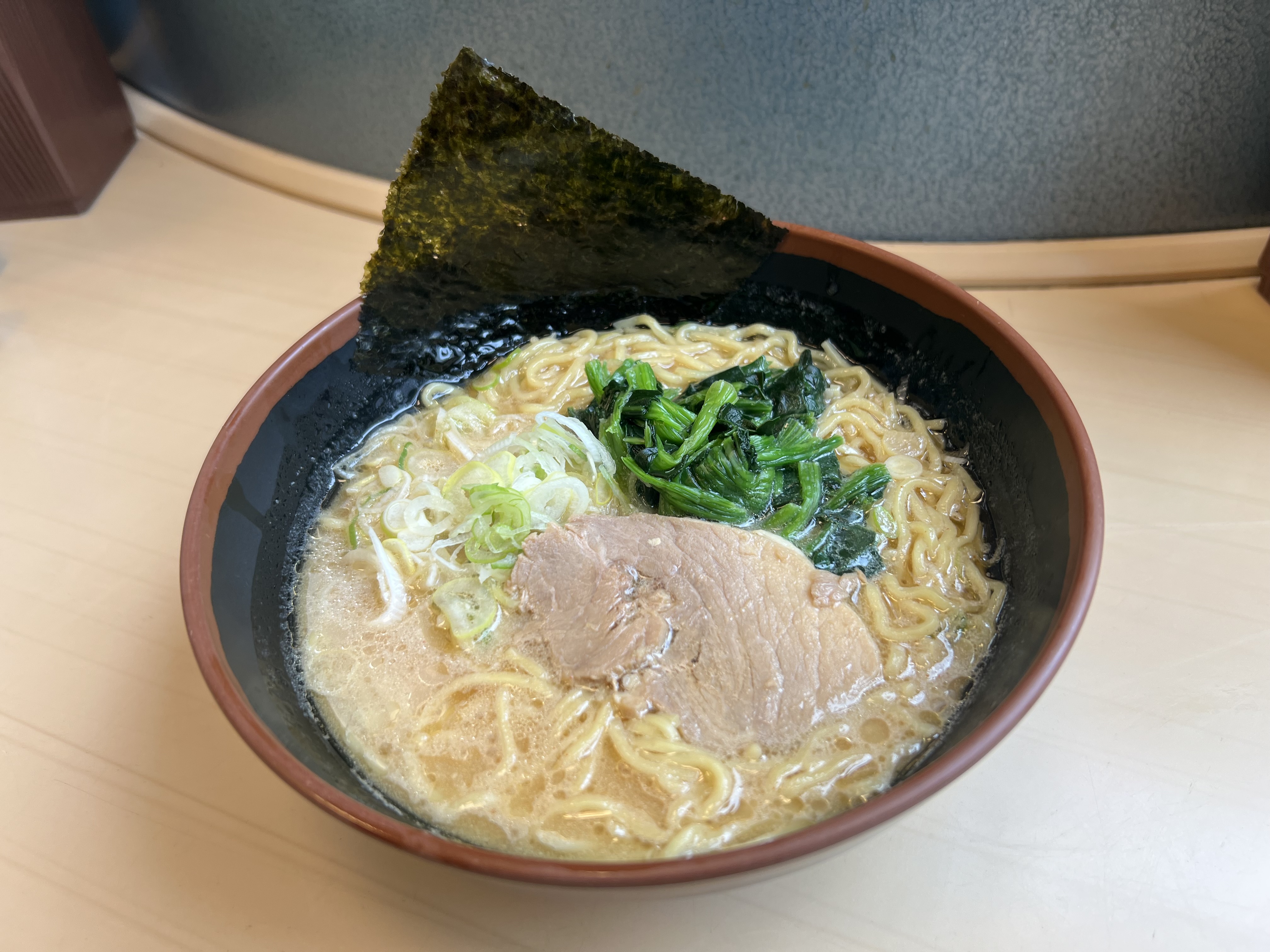 富士そば とんこつ醤油ラーメン