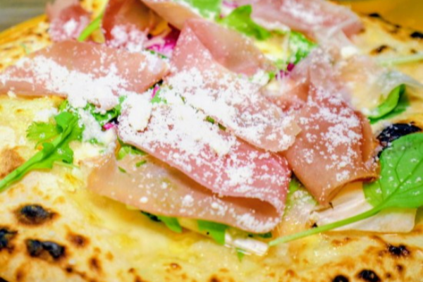 生ハムのピッツァ