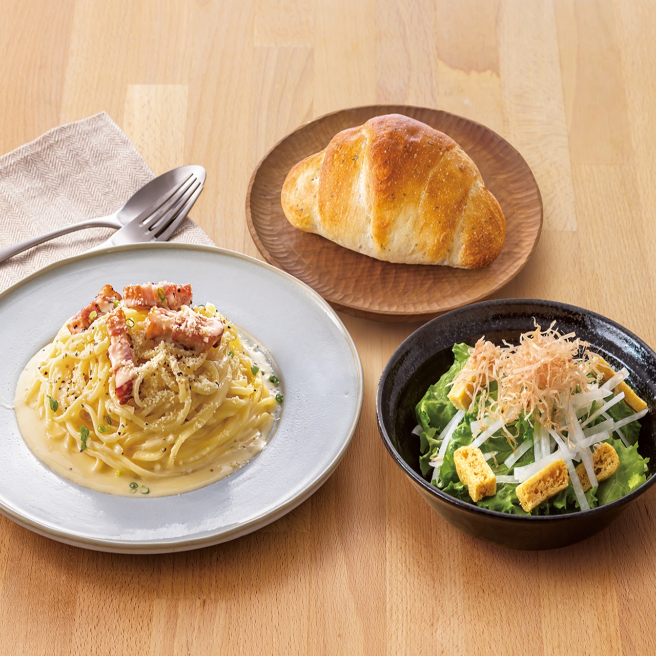 鎌倉パスタ 名物バジルロール付！選べてうれしい、生パスタランチ