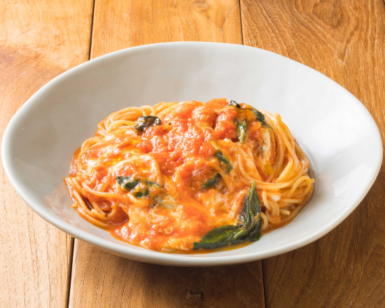 ラパウザ モッツァレラとバジルのトマトソース