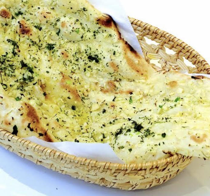 アジアンダイニング トルシー ガーリックナン