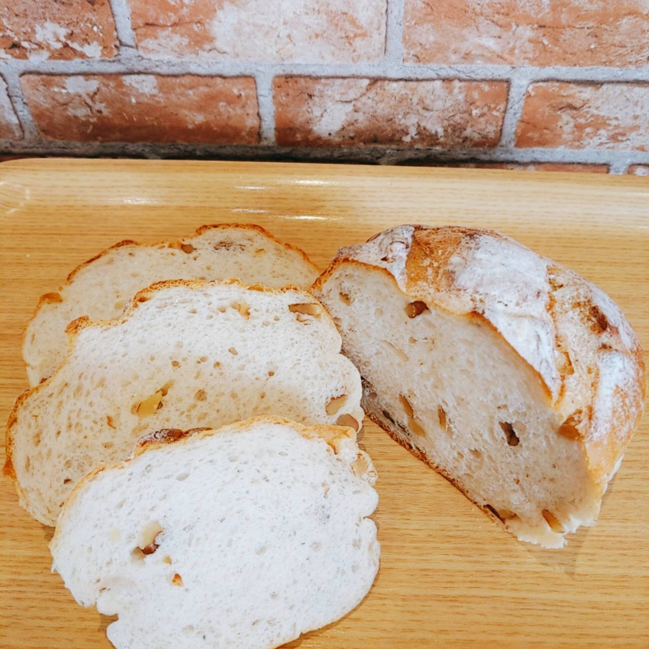 オーサムベーカリー くるみブレッド