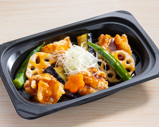 藍屋 (おかず)若鶏の竜田揚げと野菜の黒酢あんかけ