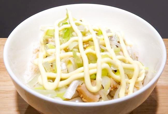 油そば研究所 マヨネギチャーシューごはん