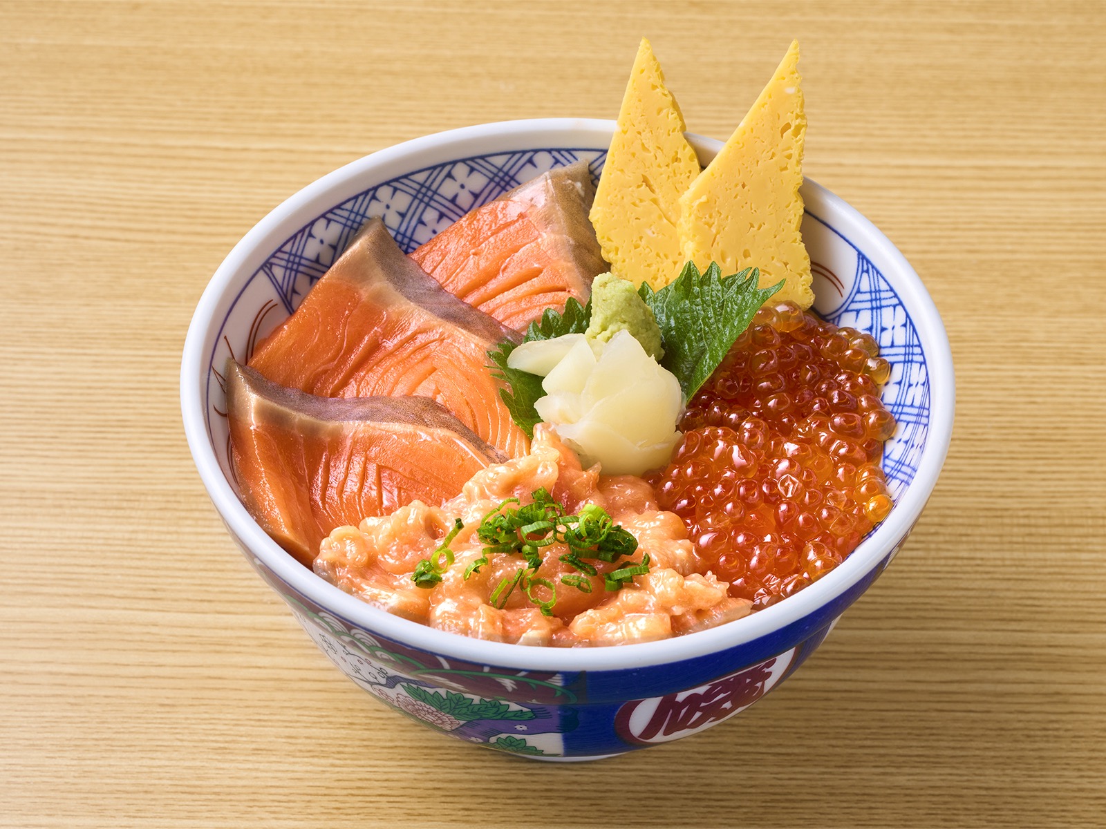 磯丸水産人気No.3 サーモン3色丼