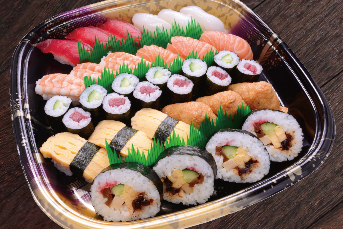 大起水産回転寿司 ファミリーセット18貫・巻[Family Set]