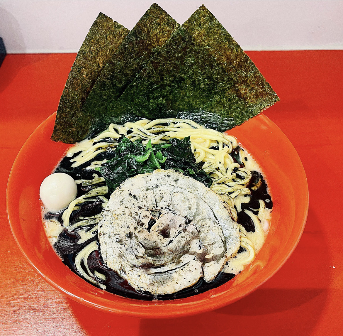 横浜家系ラーメン赤家 黒ラーメン