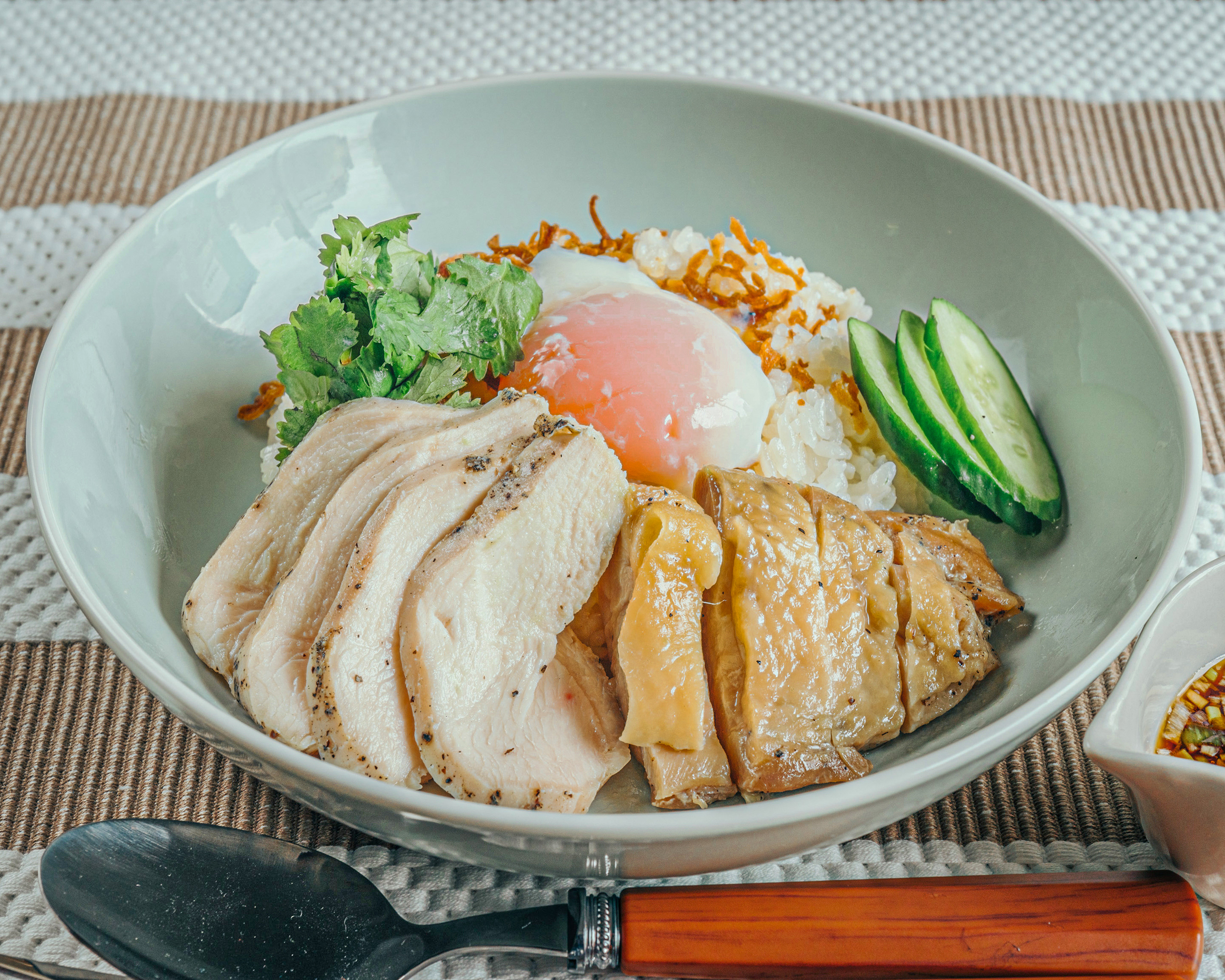 高たんぱく・糖質制限カオマンガイ 東京鶏飯食堂 【温玉のせ】カオマンガイ(もも肉とむね肉) [Hot Spring Egg] Khaomangai(Thigh＆Breast)