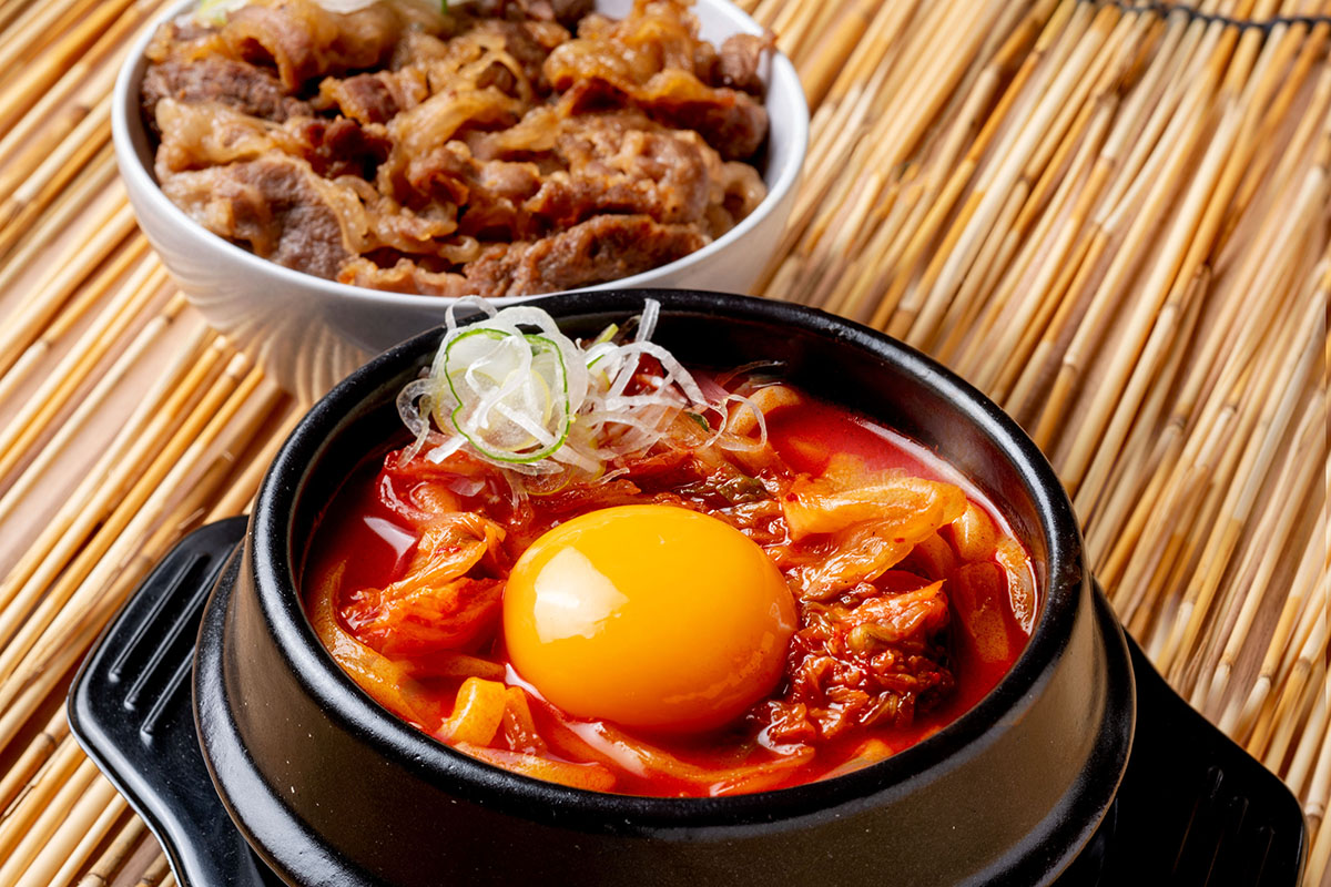 韓国カルビ丼とスンドゥブ 洞山 キムチスンドゥブうどん～ミニカルビ丼セット～