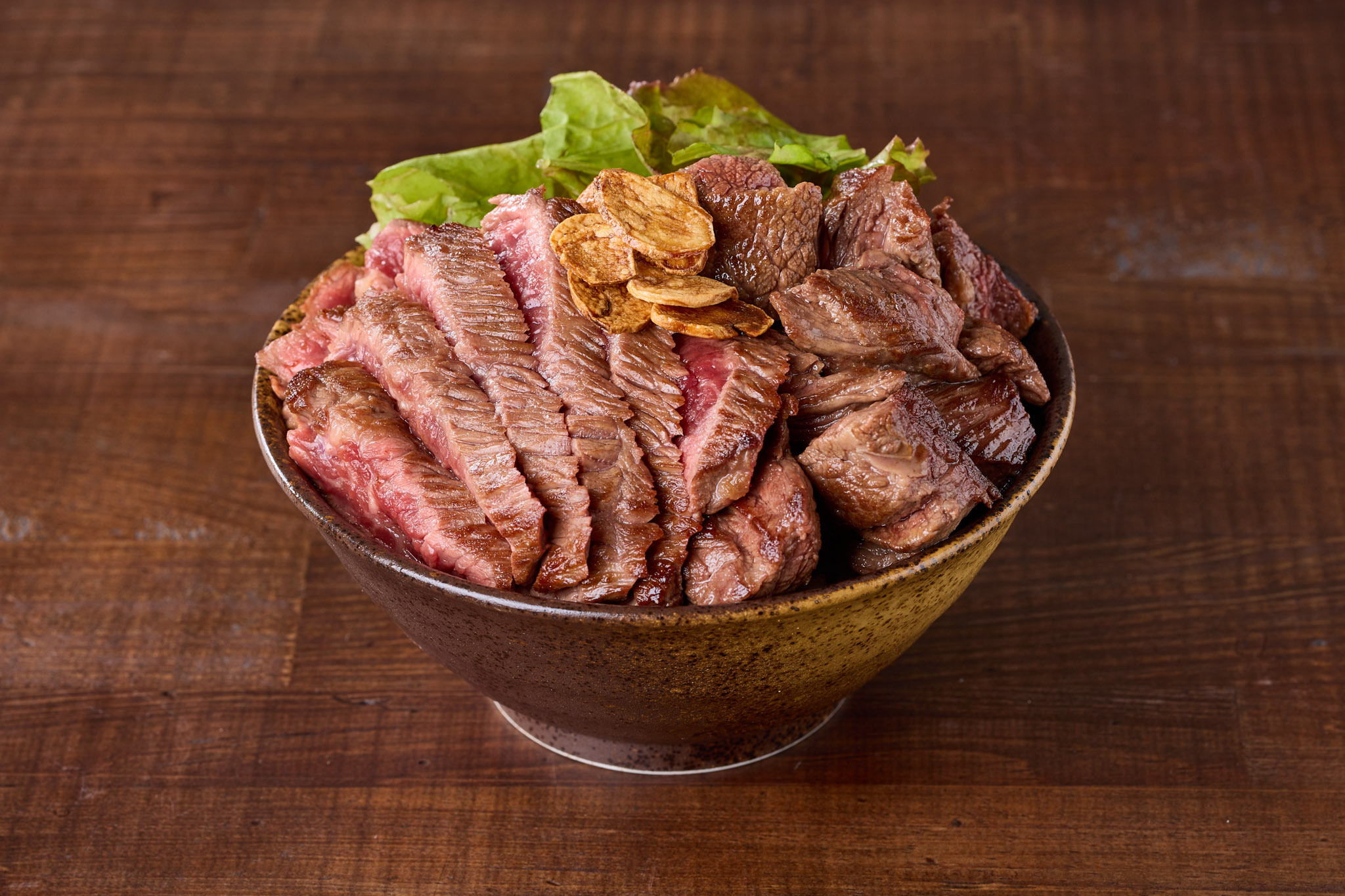 肉テロ!肉たらしくてぎゅう リブロース＆カットステーキの相盛りステーキ丼(200g) Rib ＆ Cut Beef Steak Bowl