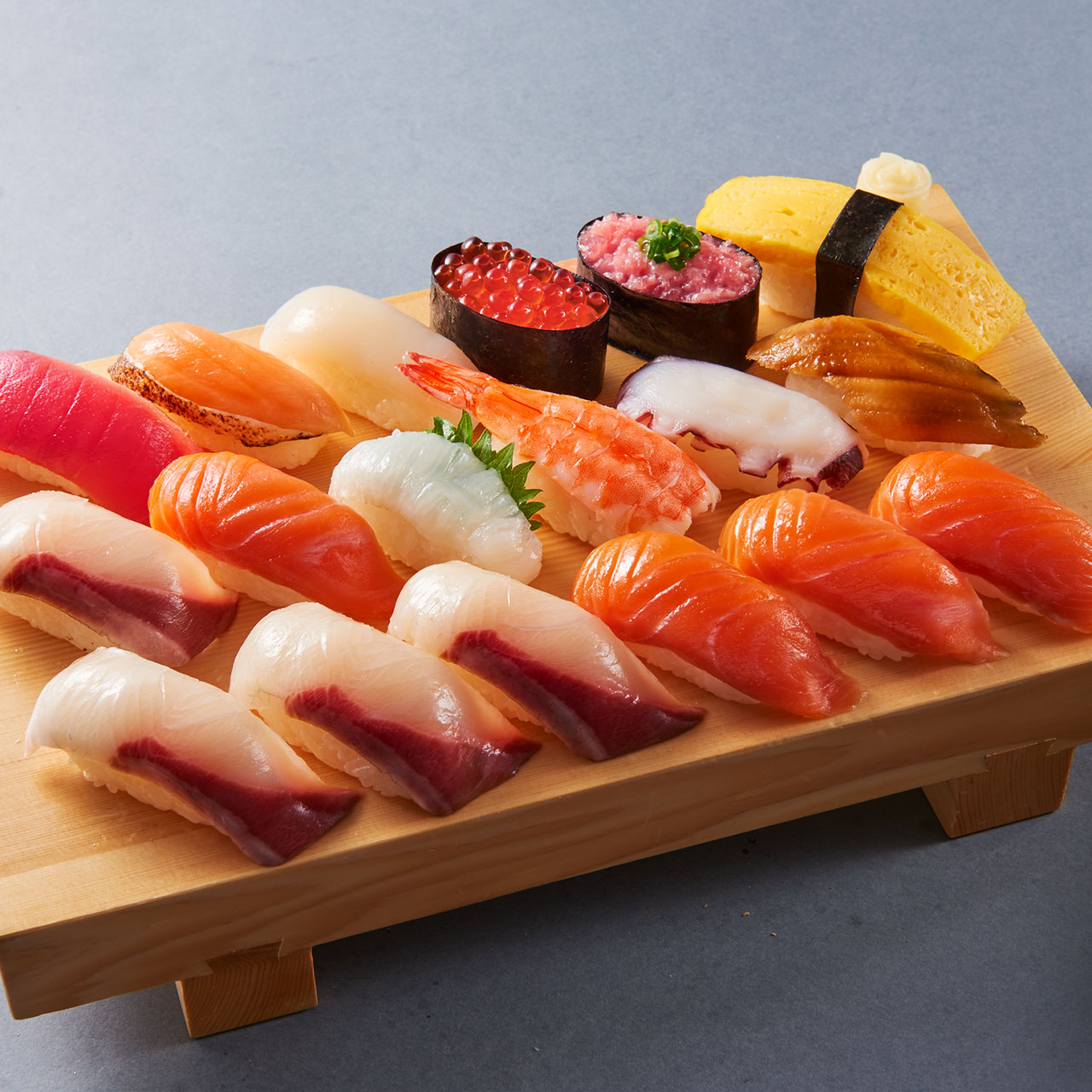 茶月 【茶月】まぐろ＆サーモンメガ盛
