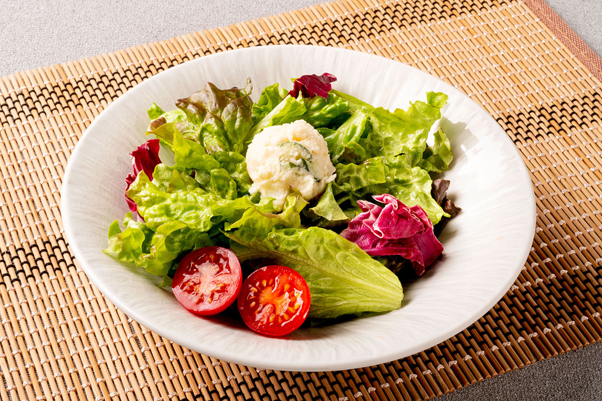 韓国カルビ丼とスンドゥブ 洞山 グリーンサラダ