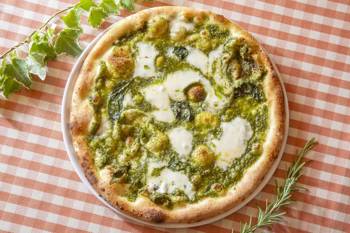 マンマパスタ バジリコソースとモッツァレラのジェノベーゼ(ピッツァ)