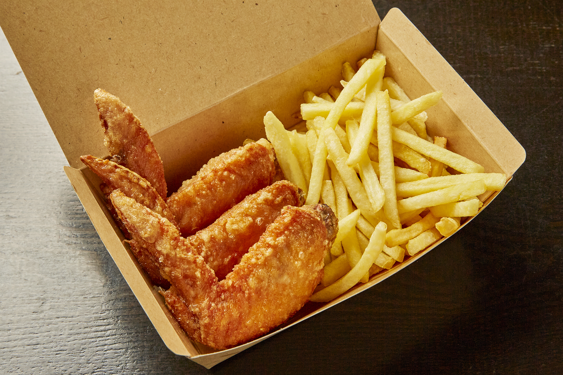 なるとキッチン 手羽先バスケット(フライドポテト)