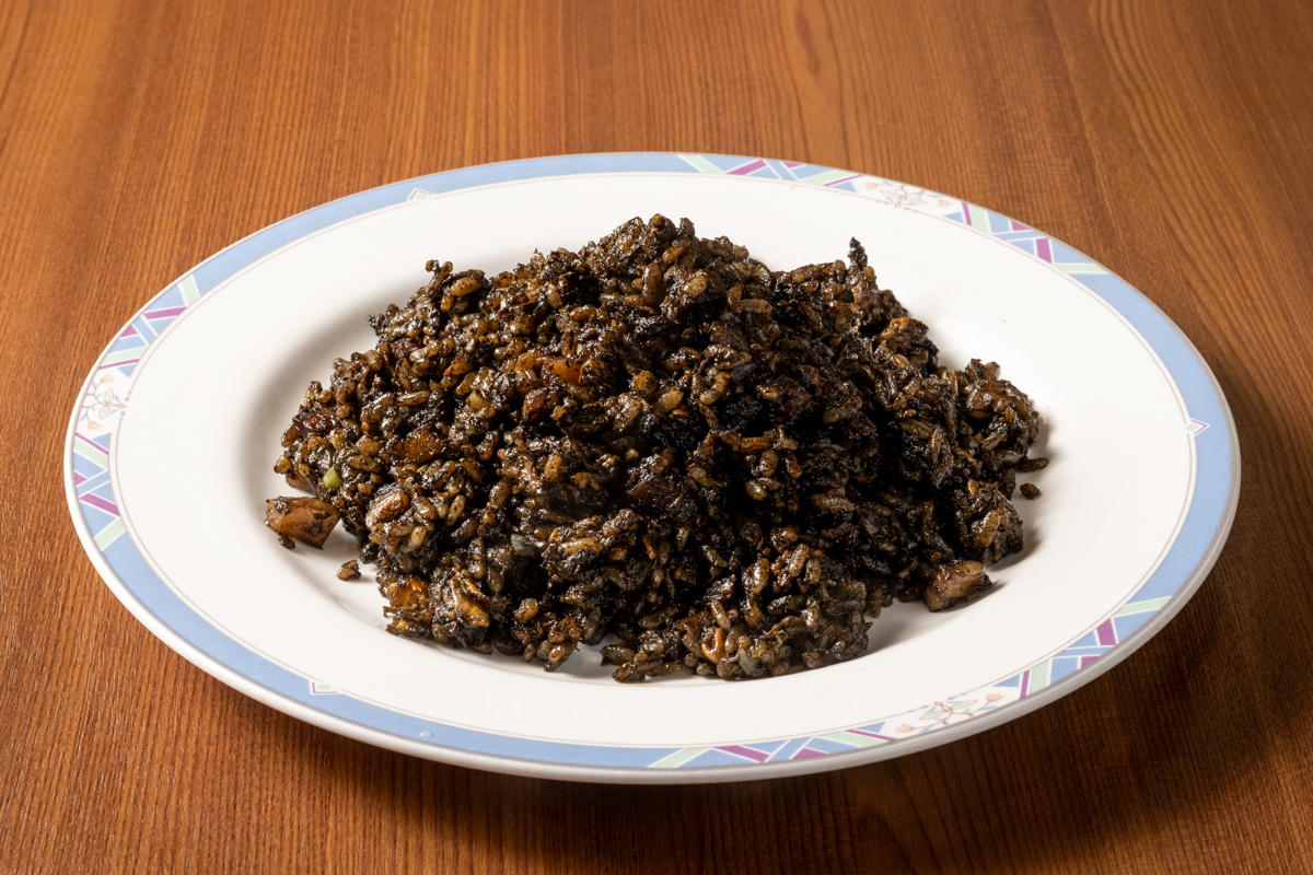 一味玲玲 イカスミ角煮チャーハン