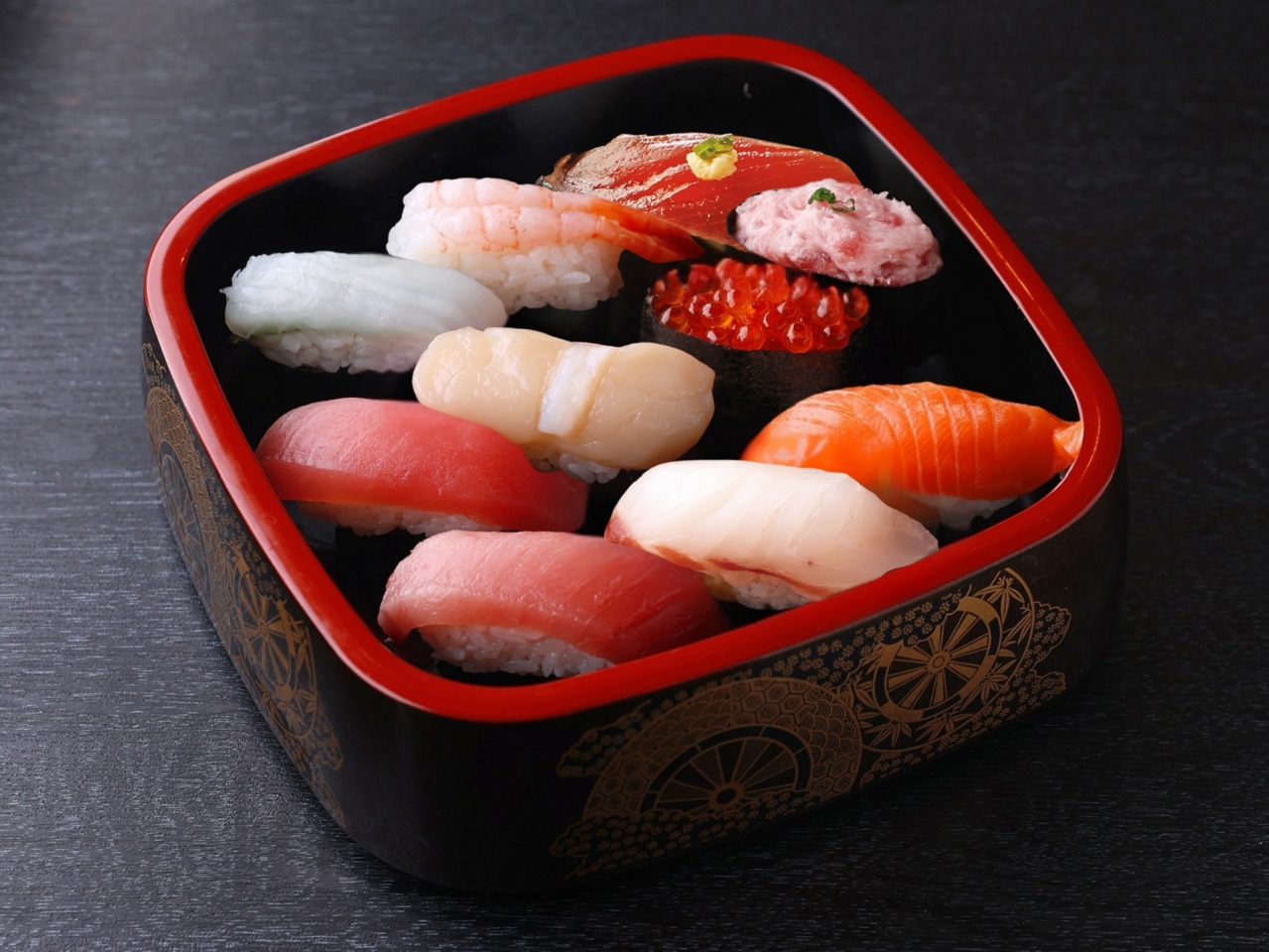 柿家すし なごやか盛り込み(1人前/10貫〜)