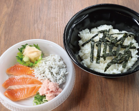 目利きの銀次 オランダ島サーモンとしらす干しとまぐろたたきの三種丼