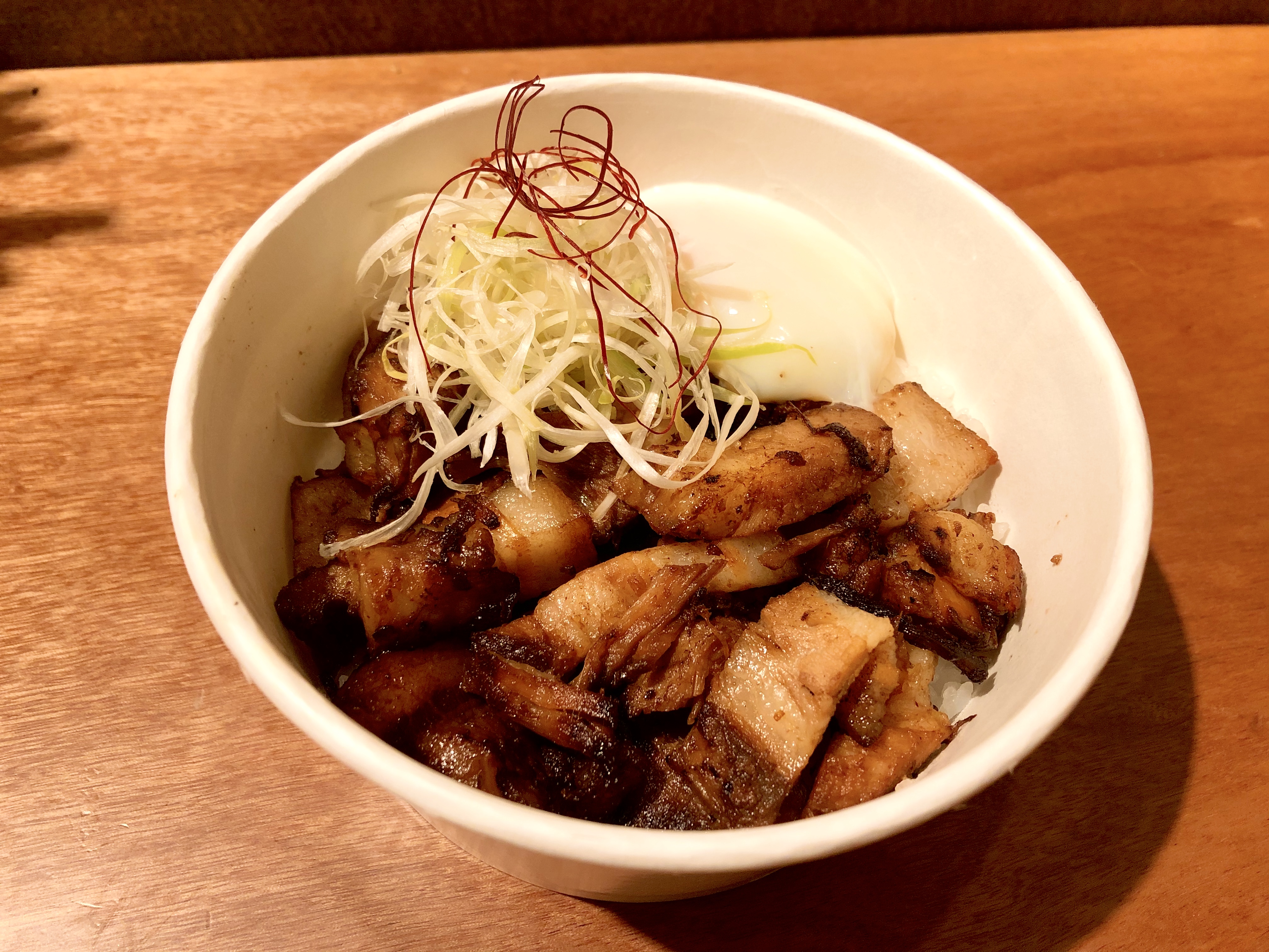 赤い鯨 自家製焼豚丼 ※量が増えました