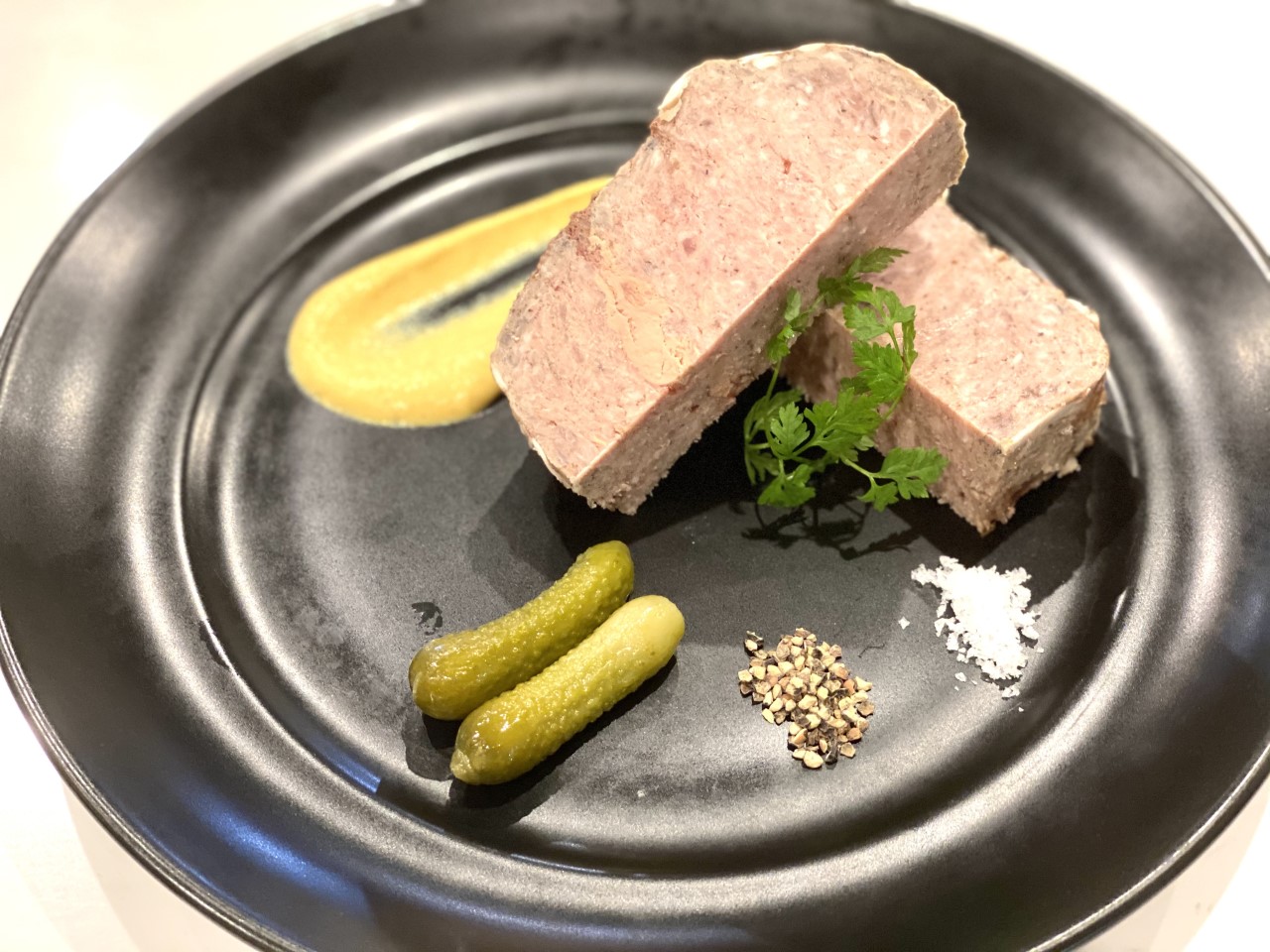 俺のフレンチ 厚切り お肉のテリーヌ