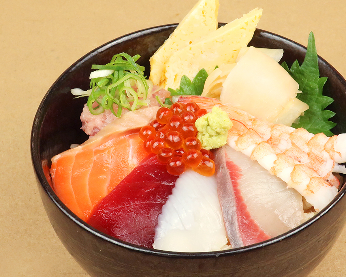 いくら丼専門店 赤いキャビア 海鮮ネタ「7種」丼