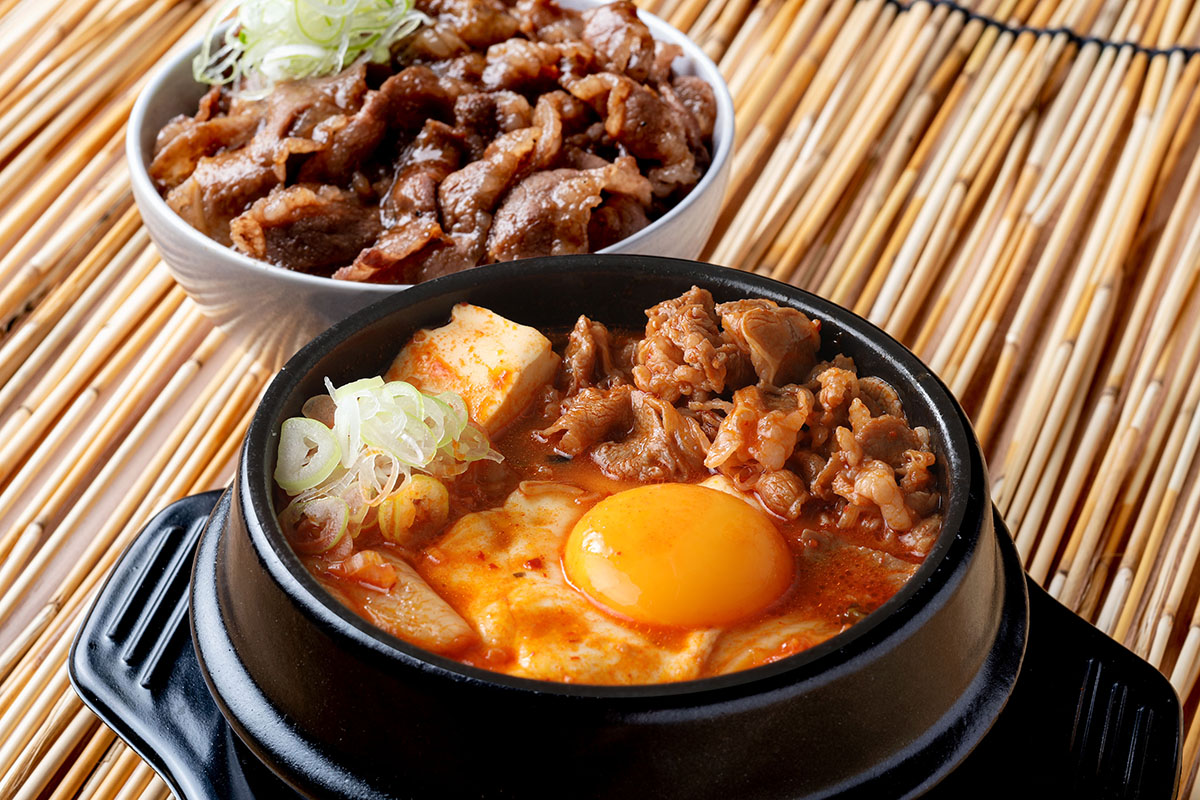 韓国カルビ丼とスンドゥブ 洞山 牛カルビチーズスンドゥブ～ミニカルビ丼セット～