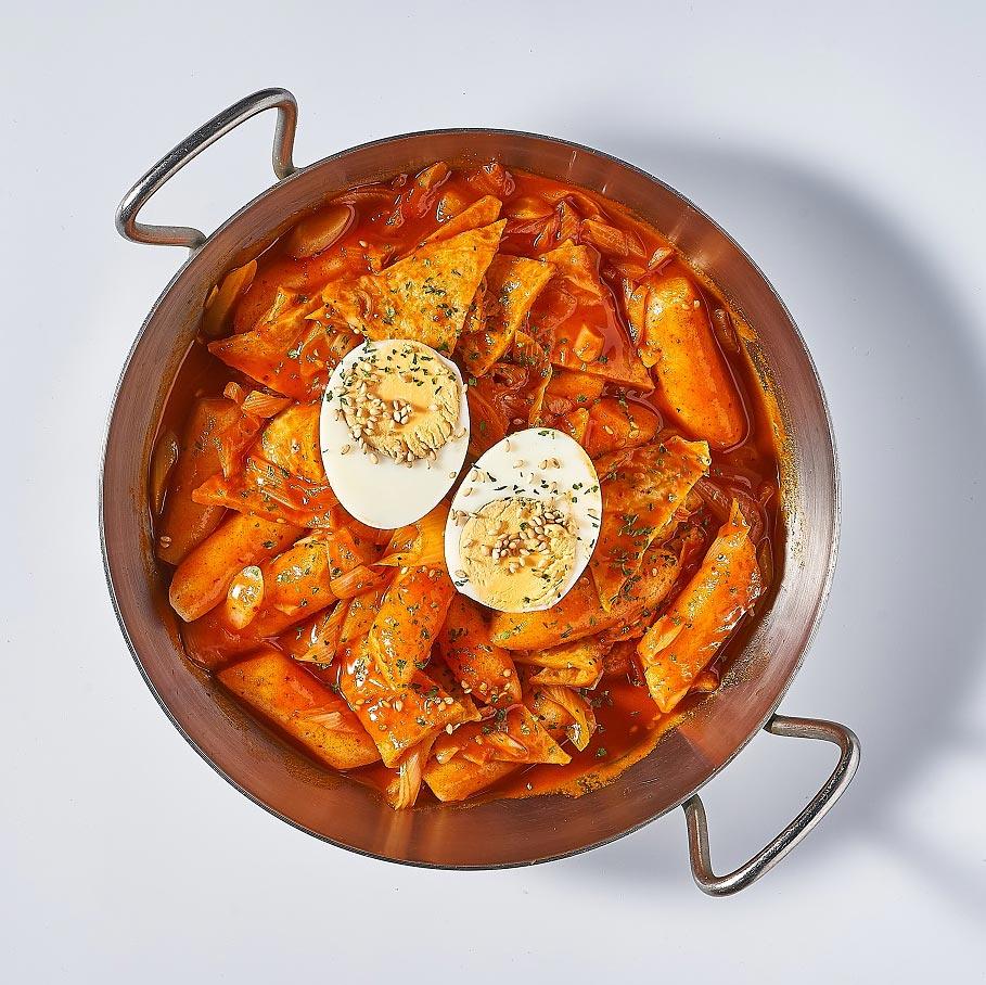 カマロチキン トッポキ/Tteokbokki: Spicy Korean Rice Cakes\t