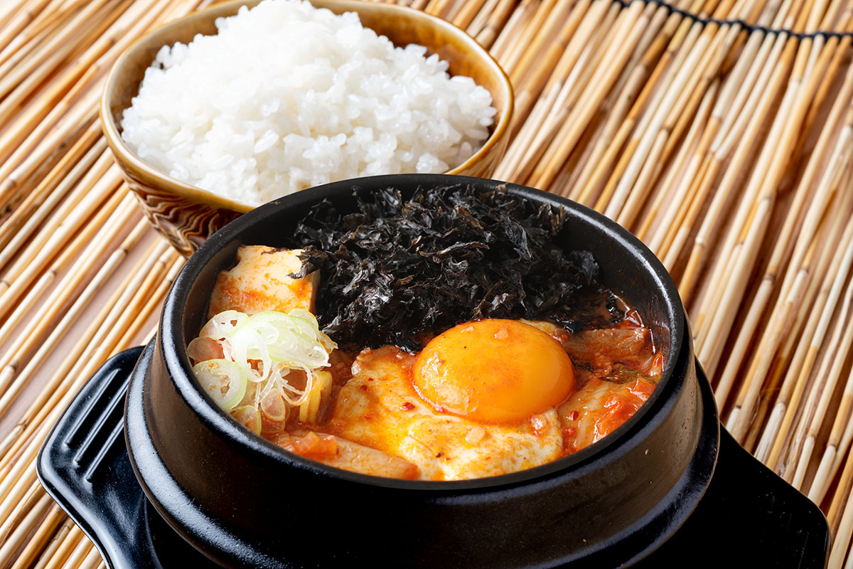 韓国カルビ丼とスンドゥブ 洞山 岩海苔チーズスンドゥブ～ごはん付き～