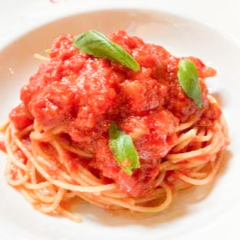 トラットリア シェ ラパン 完熟トマトとバジルのトマトソース スパゲッティ