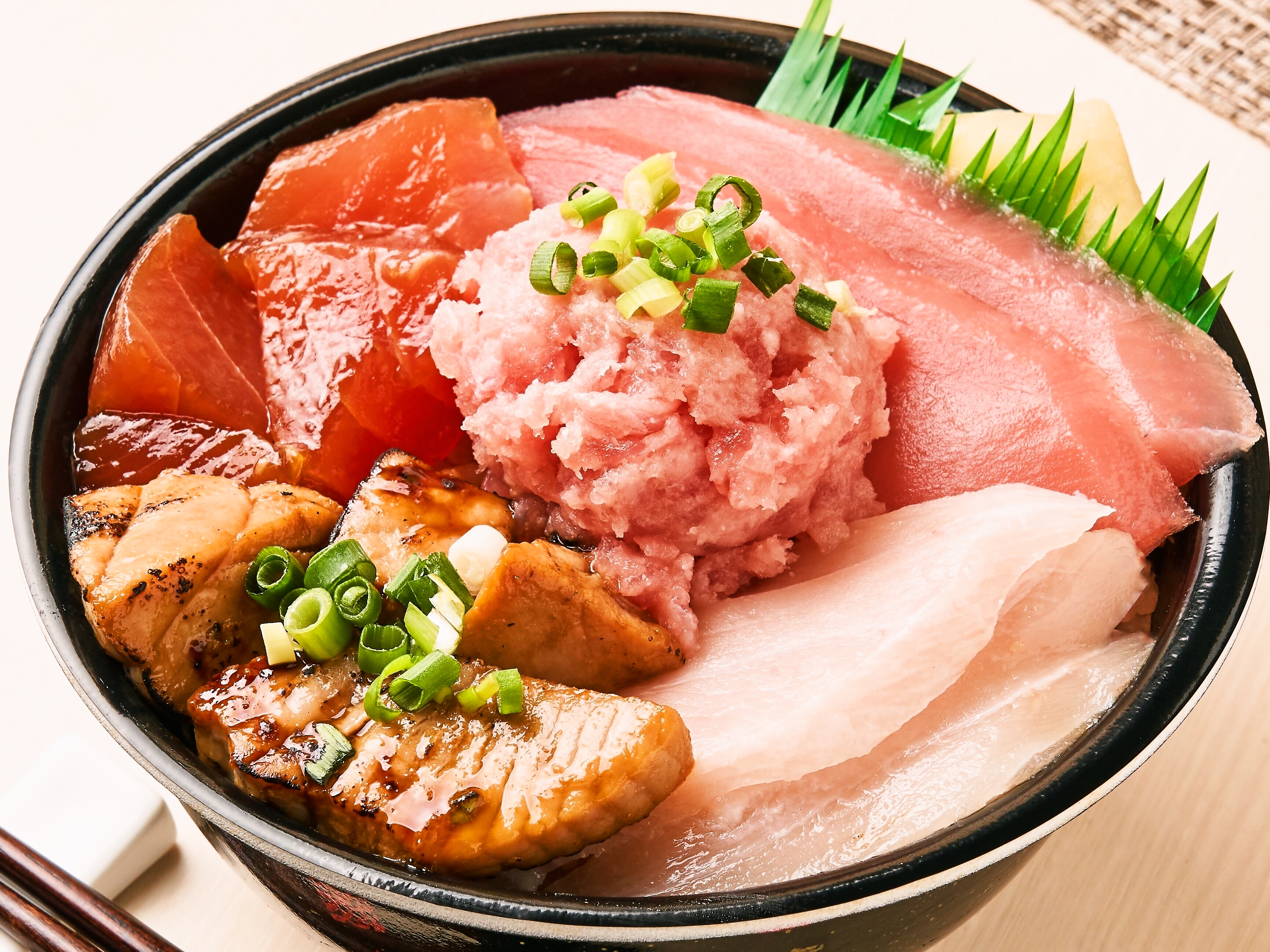 魚丼 まぐロック丼 (146) Tuna Variety Rice Bowl
