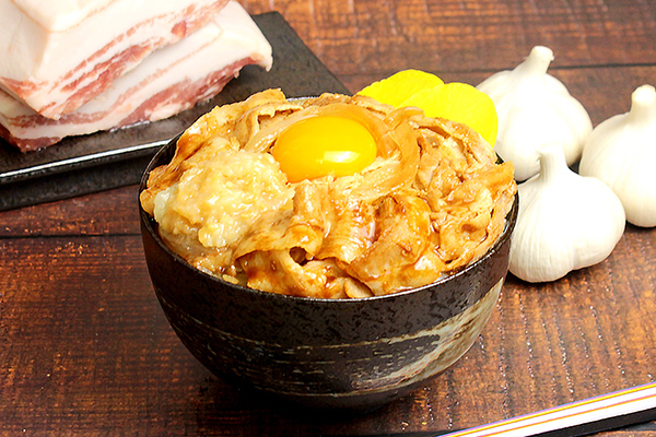 【背脂】スタミナニンニク豚丼