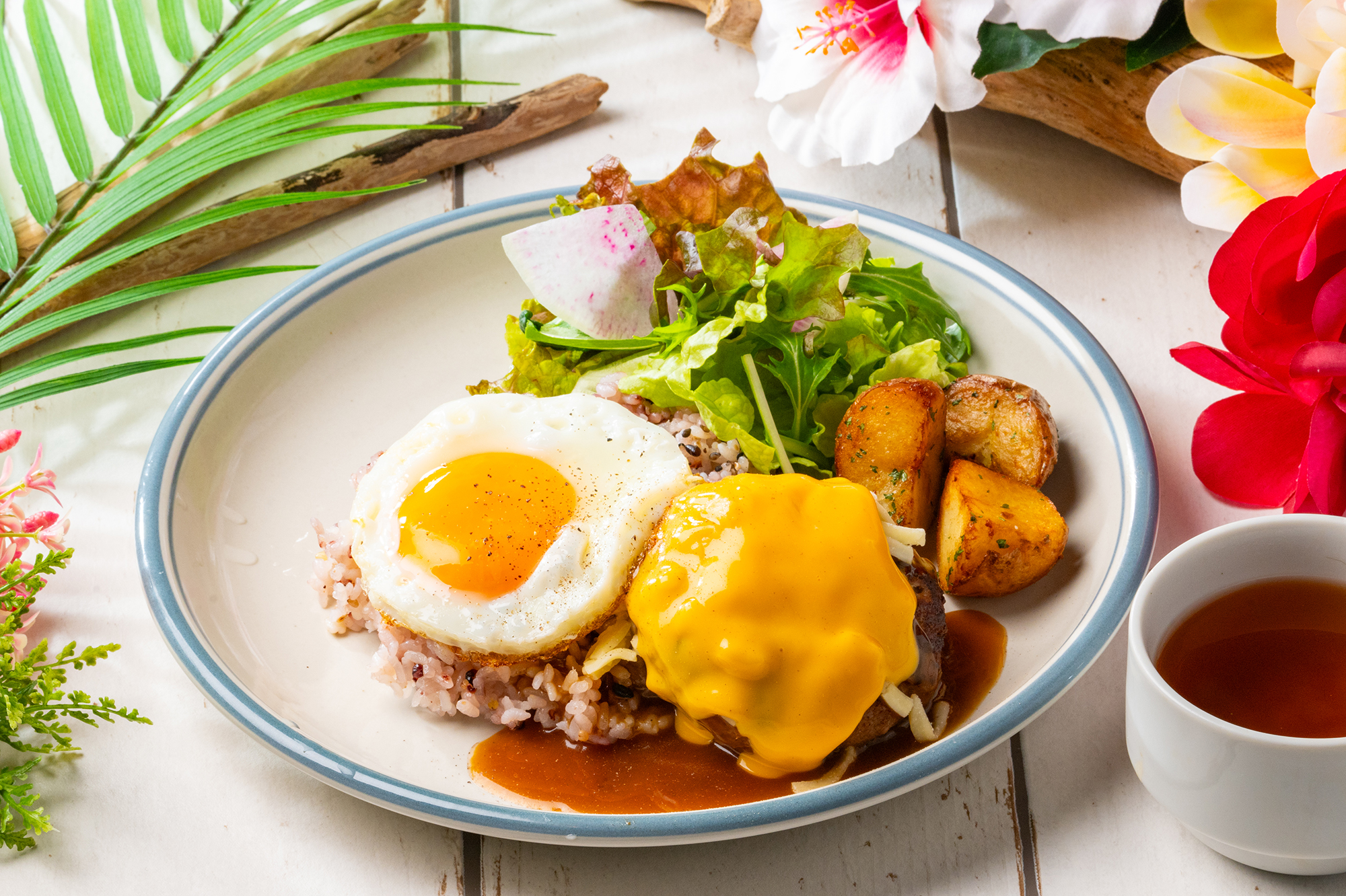 モアナキッチンカフェ ロコモコWチーズソース