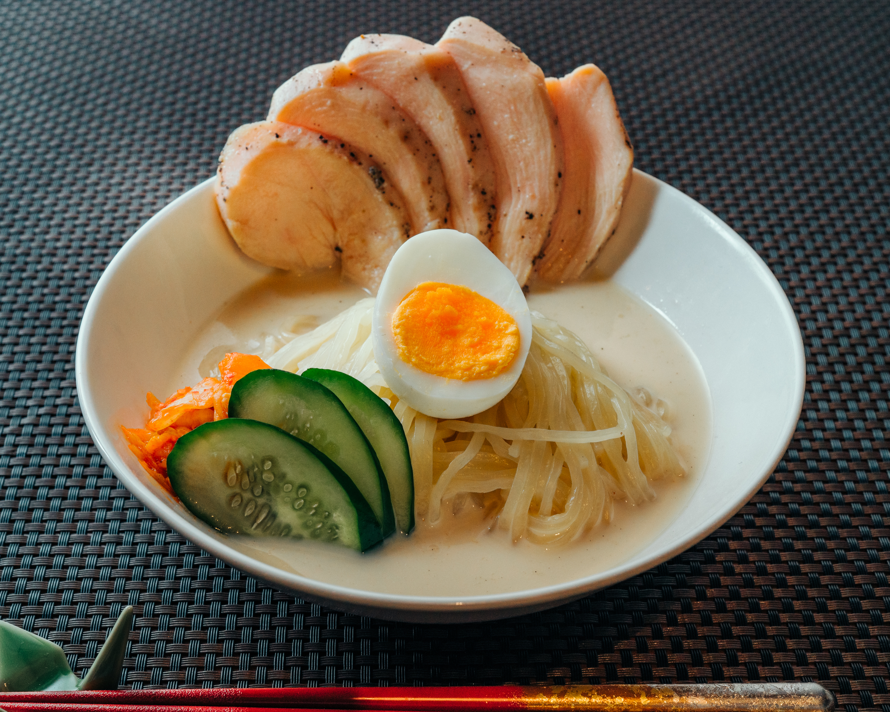 東京冷麺スタンド さっぱり鶏白湯冷麺 White Chicken Broth Cold Noodles