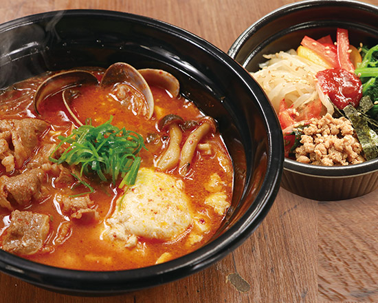 ビビンバ・カルビ丼・スンドゥブ専門店 グンチャン F-1112】牛カルビ赤スンドゥブ+特製ミニビビンバ