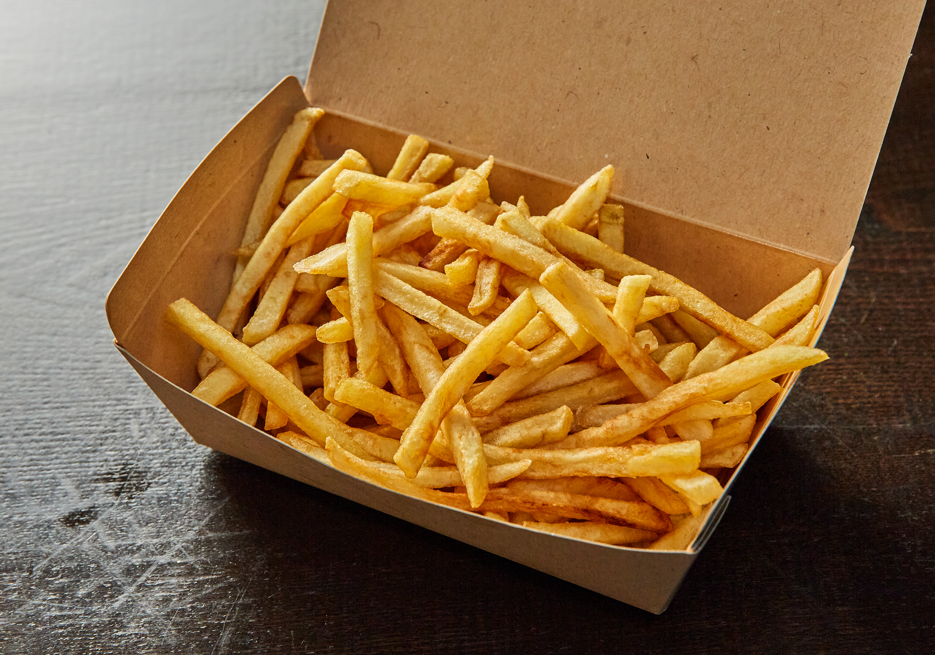 なるとキッチン 山盛りフライドポテト