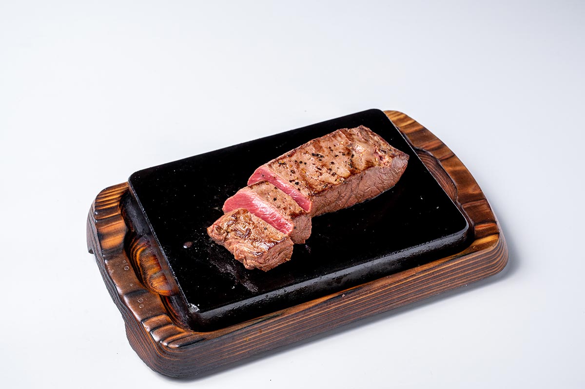 やっぱりステーキ ミスジステーキ150g(スープ・サラダ・ごはん付)