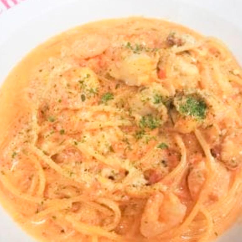 トラットリア シェ ラパン 大人気！小海老と帆立小柱のトマトクリームソース スパゲッティ