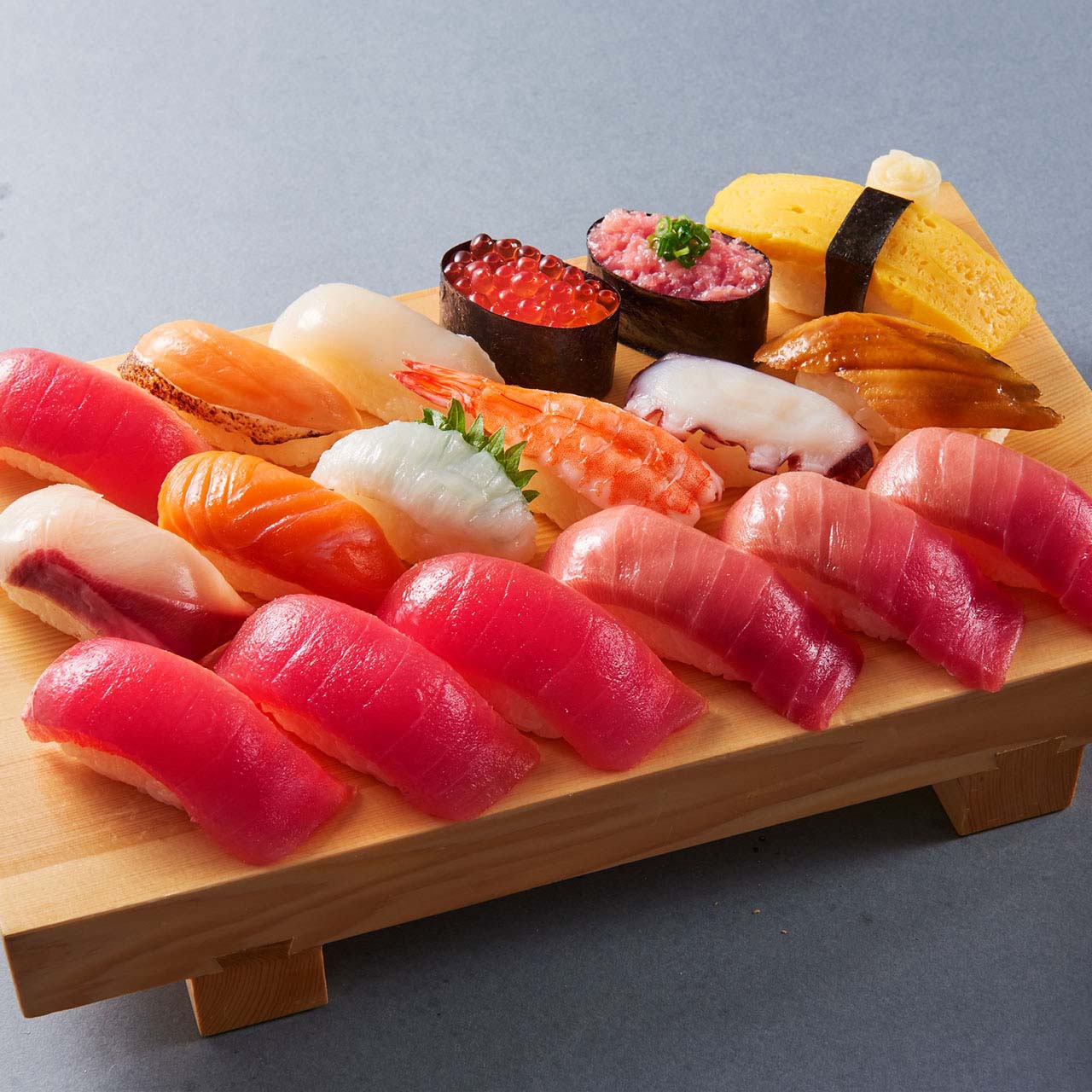 小僧寿し まぐろ＆本鮪中とろ盛18貫