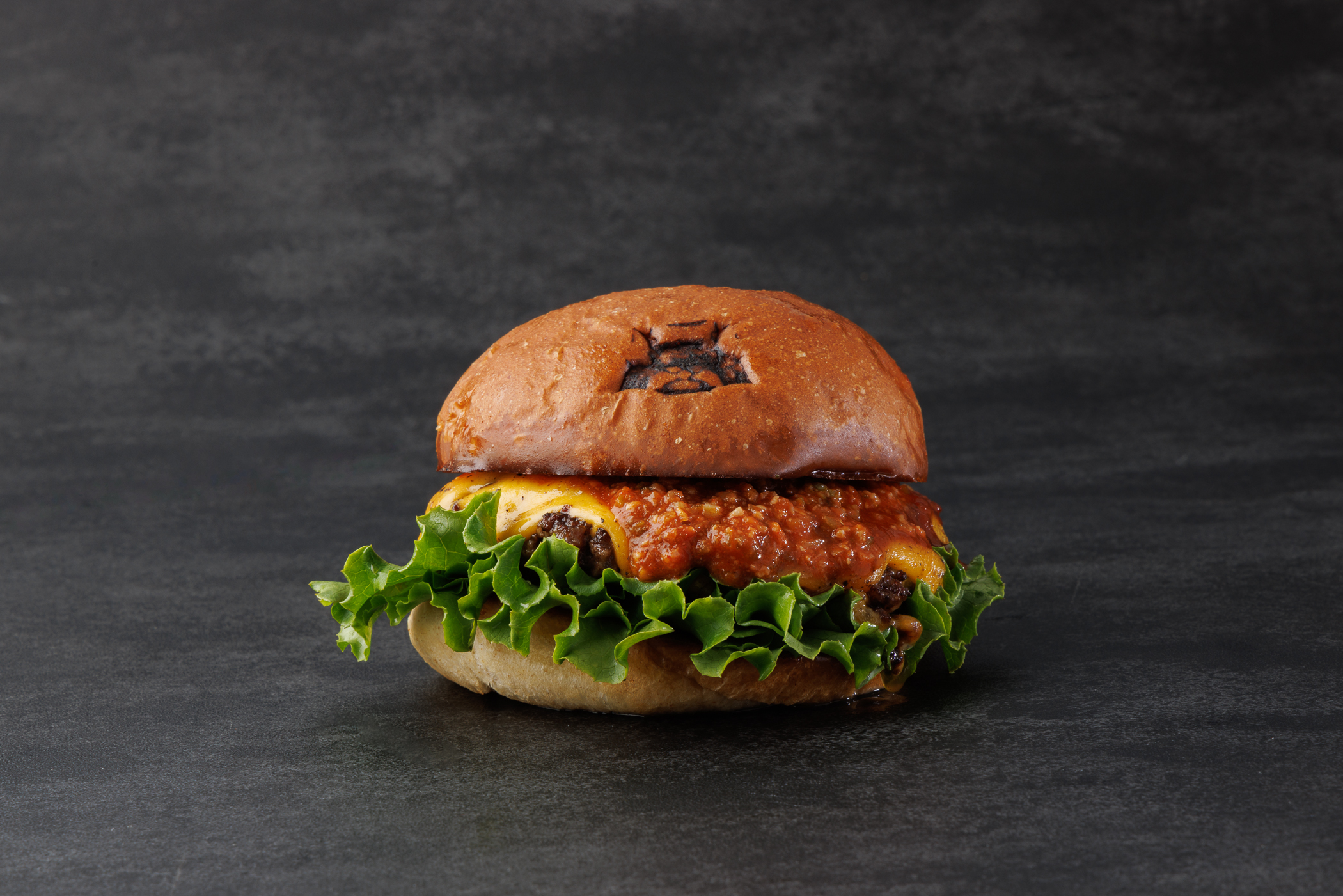 SHOGUN BURGER 和牛チリミートチーズバーガーWagyu Chili Meat Cheese Burger