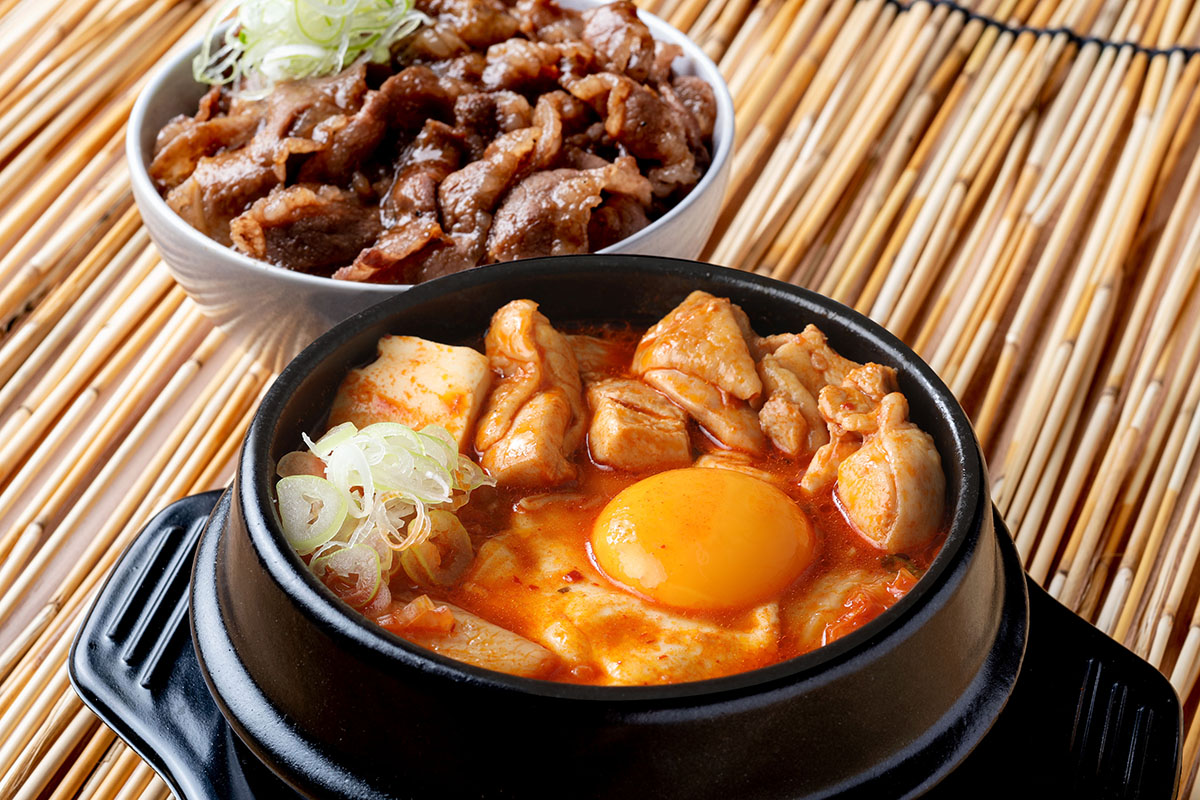 韓国カルビ丼とスンドゥブ 洞山 鶏ももチーズスンドゥブ～ミニカルビ丼セット～