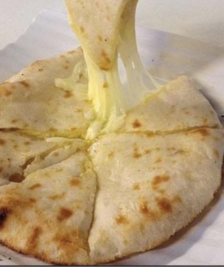 アジアンダイニング トルシー チーズナン