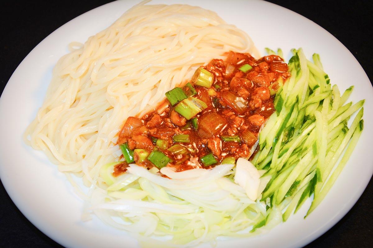 永利 ジャージャー麺