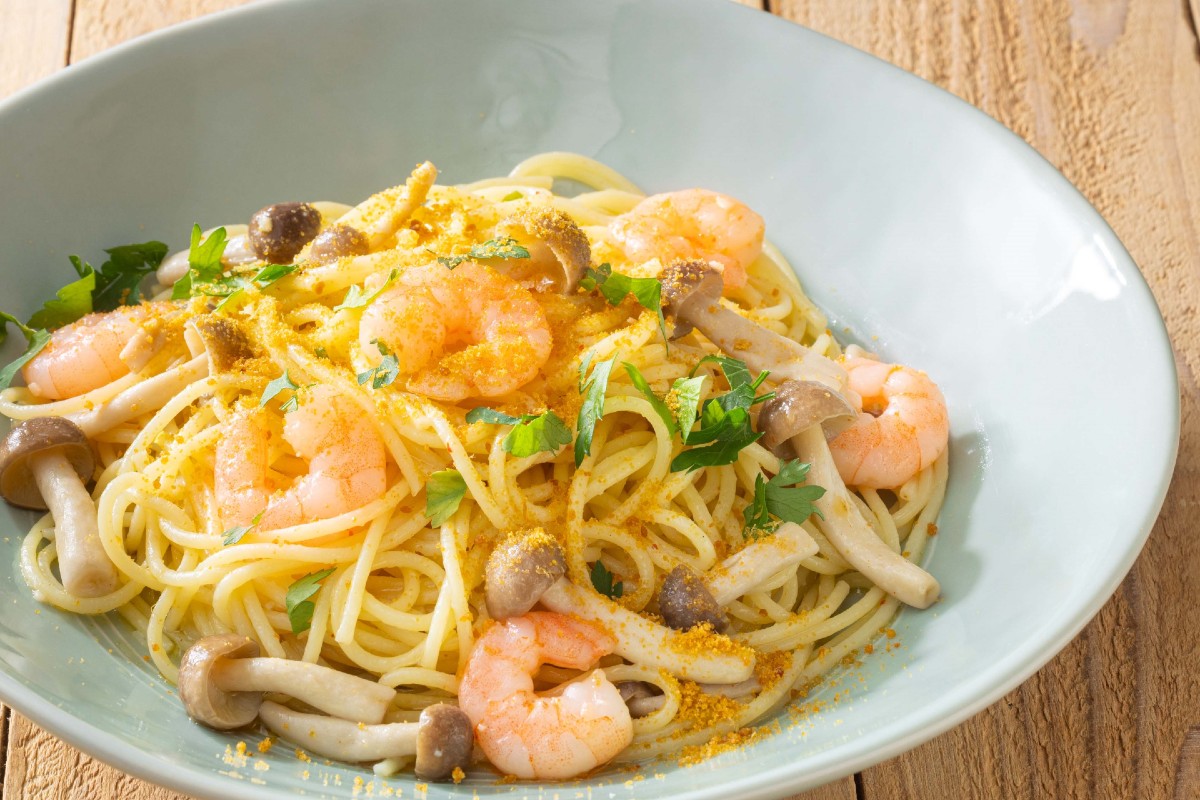 ラパウザ 海老ときのこのペペロンチーノ(からすみがけ)