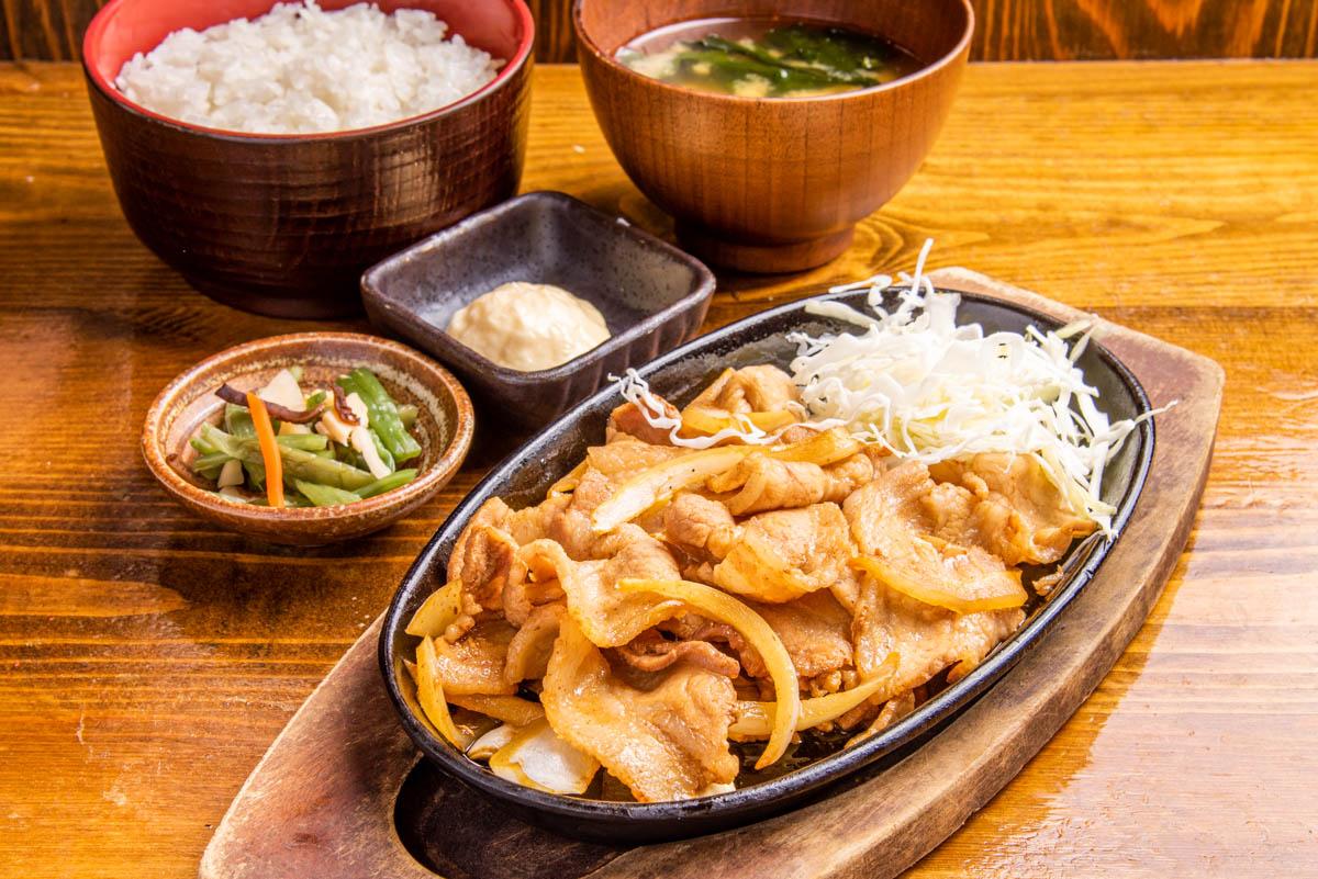 しんぱち食堂人気No.3 豚生姜焼き定食