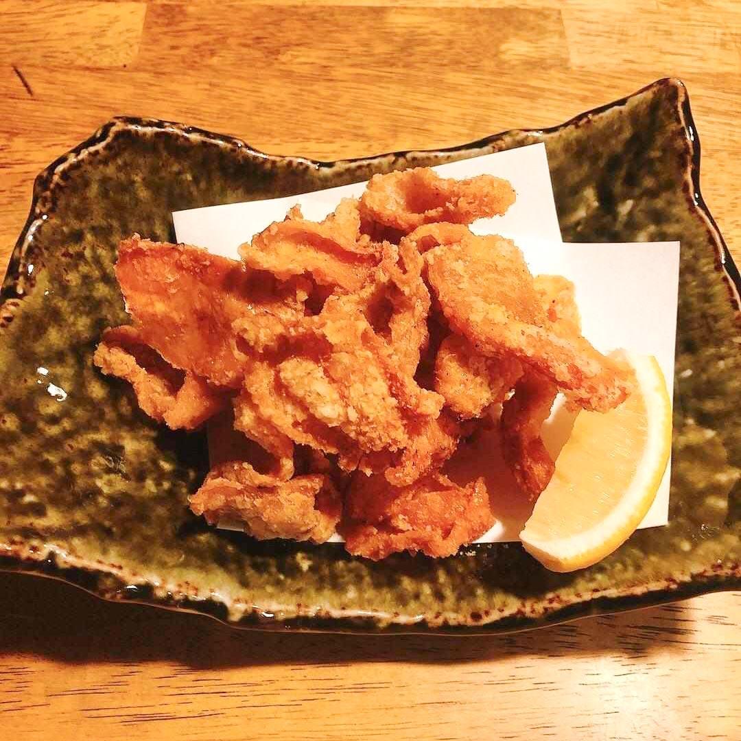 とり皮のカリカリ揚げ