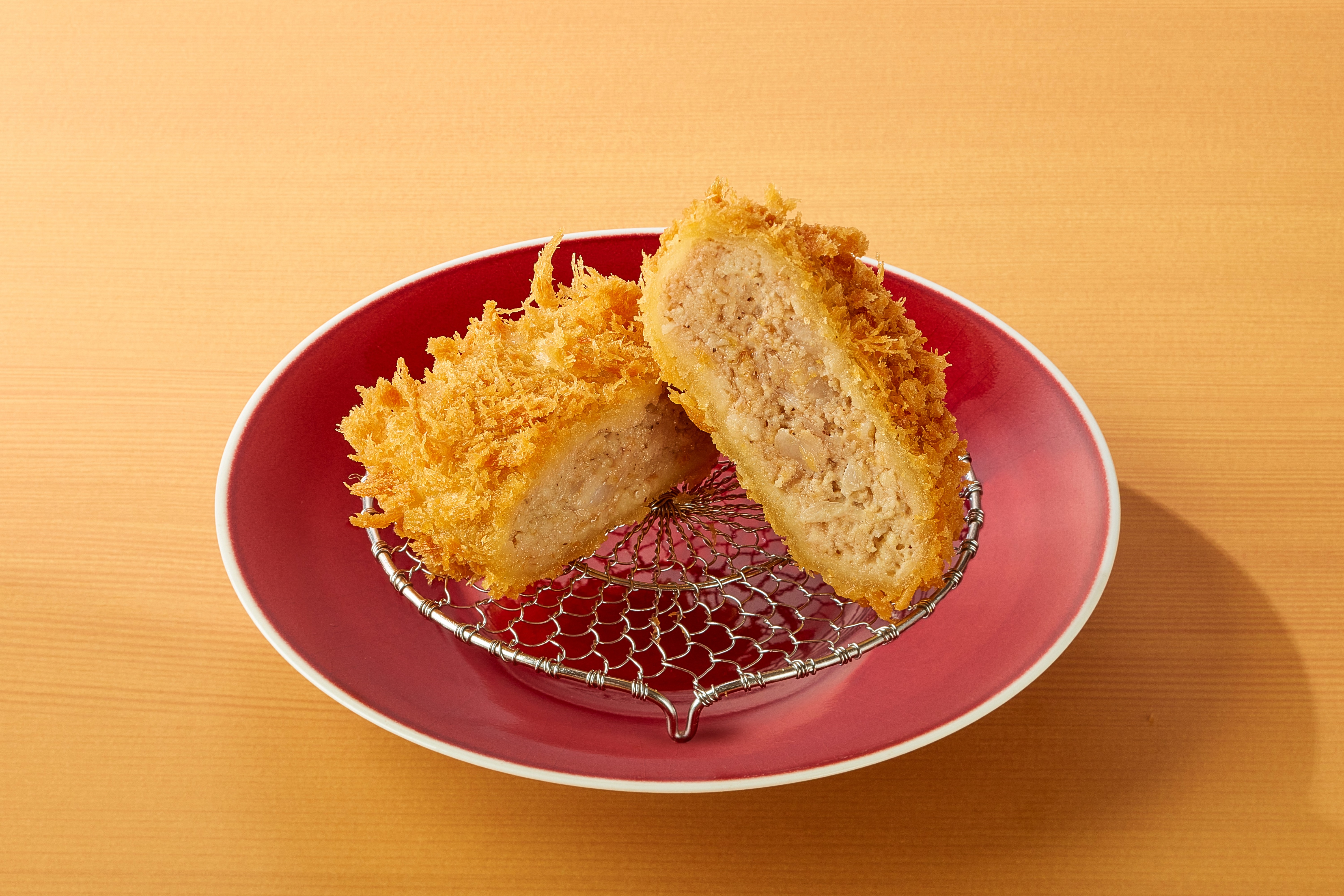 とんかつ 新宿さぼてん saboRED ”とろ旨” メンチかつ