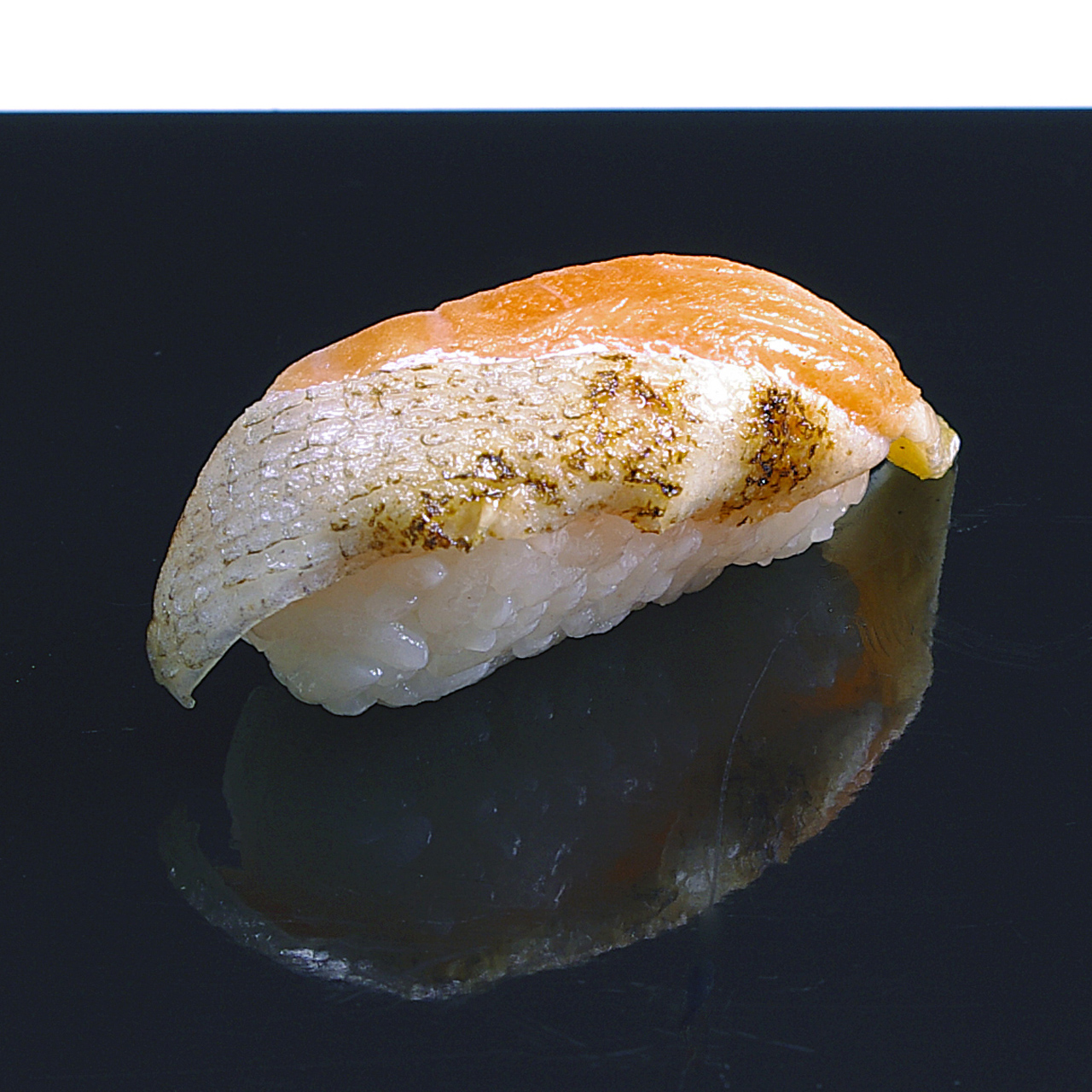 味ぎん 【8413】焼きサーモン1貫